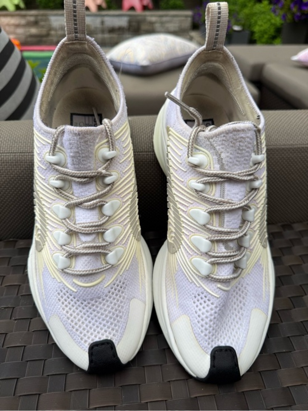 Gucci Run Knit Sneakers White Cream | Size 37.5 | Pre-Loved